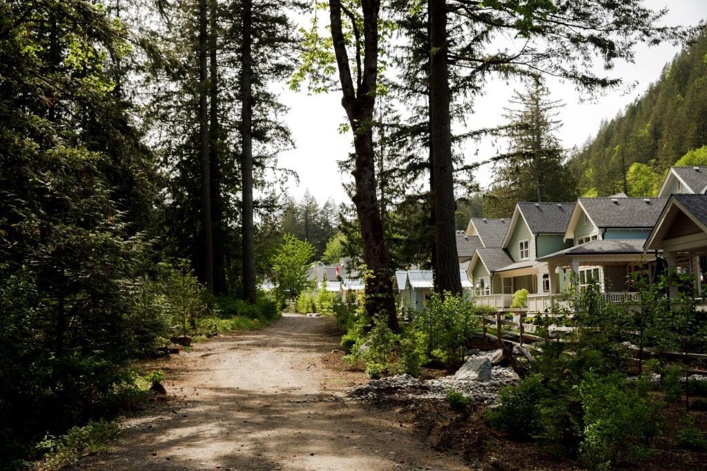 43360 Creekside Circle Lindell Beach For Sale, R2856380