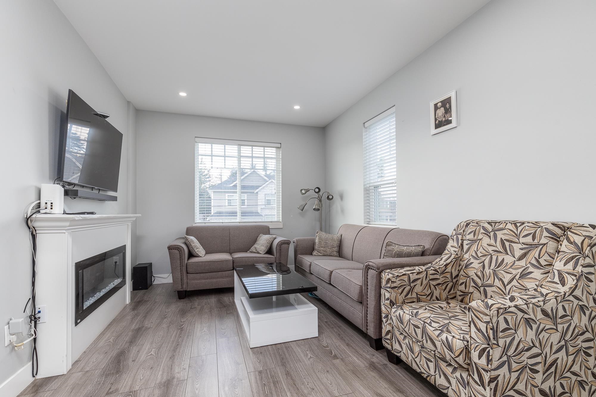 6 2530 Janzen St Abbotsford For Sale, R2848345